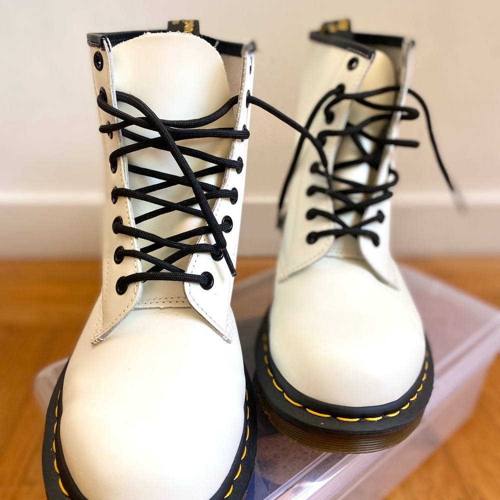 Dr. Martens Airwair Bouncing Soles, White, Smooth Leather - Picture 3 of 8